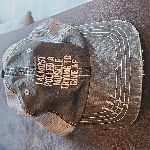 Baseball cap - Picture 1 of 7